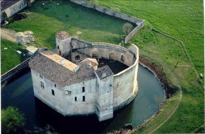 chateau-fort-de-saint.jpg